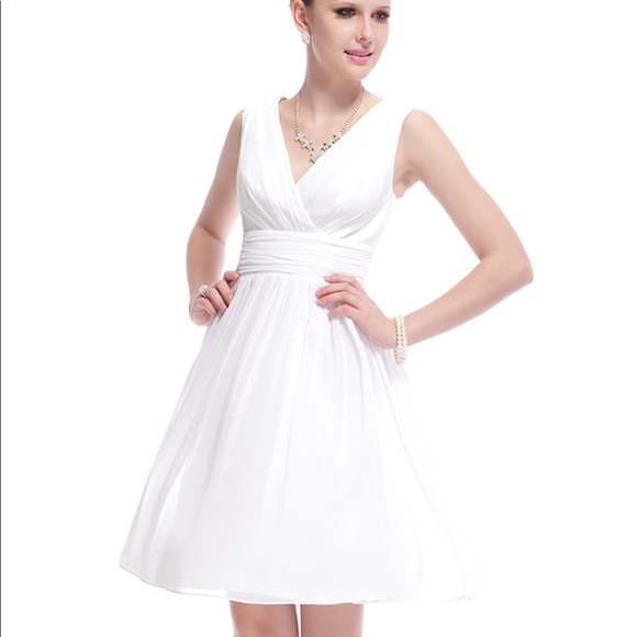 NWT Beautiful White cocktail dress very elegant - Picture 1 of 8